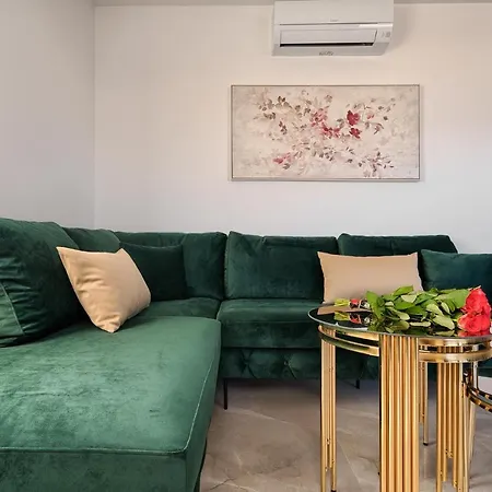 Jelena's Place * سلاتين