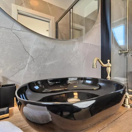 Jelena's Place سلاتين