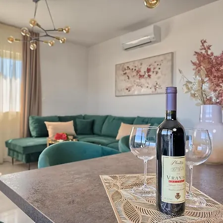 Jelena's Place شقة سلاتين